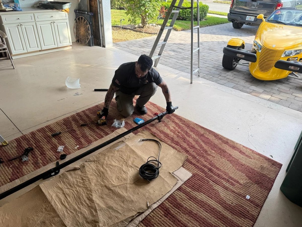 Garage door repair work, gallery photo 10